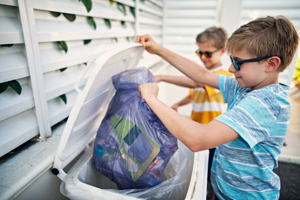 Best Yard Cleanup Services  in Leisure City, FL